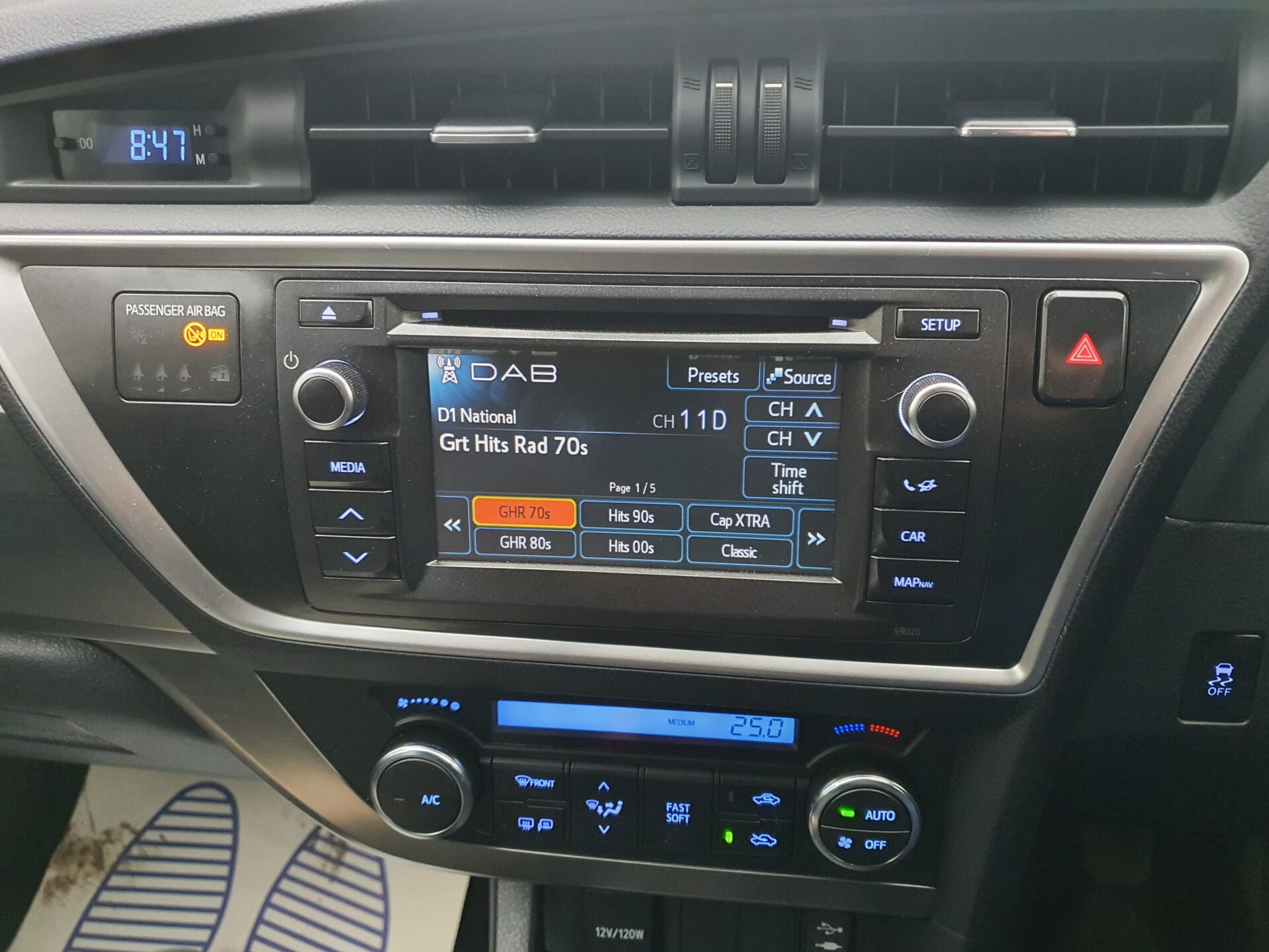 2013 TOYOTA AURIS ICON D4-D - Image 16