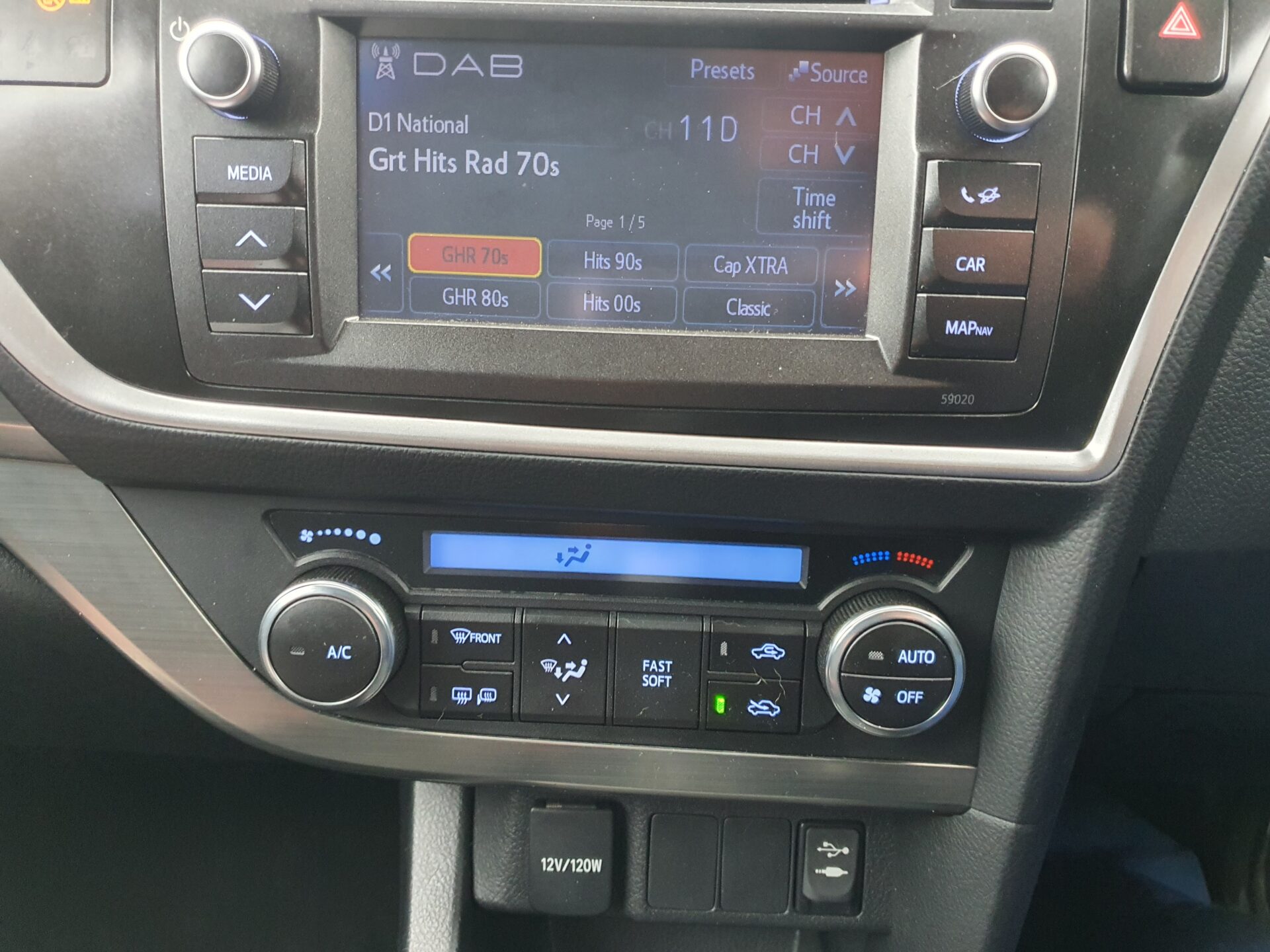2013 TOYOTA AURIS ICON D4-D - Image 18
